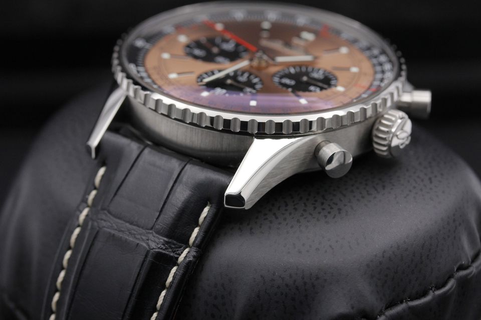 Breitling Navitimer B01 Chronograph 43 AB0138 Image 2